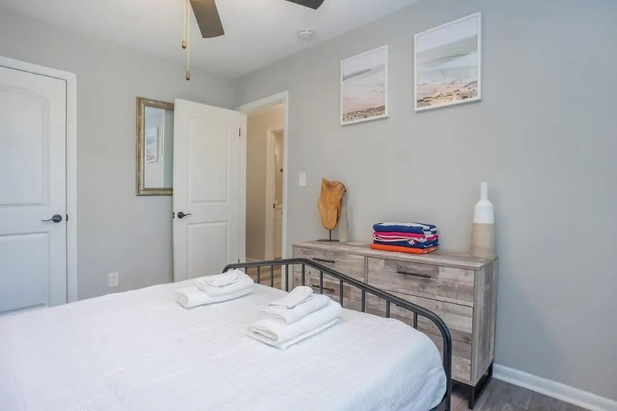 Hillside Cove - Sail Suite North Camellia Acres 0*,  United States