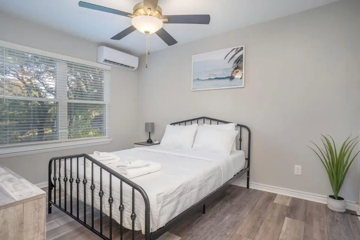 Apartment Hillside Cove - Sail Suite North Camellia Acres