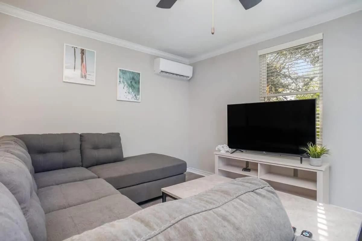 Apartment Hillside Cove - Sail Suite North Camellia Acres